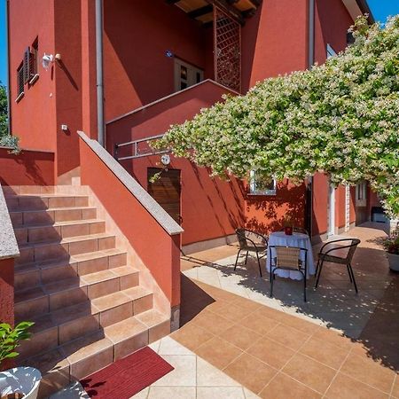 Iva House With Apartment Umago Esterno foto