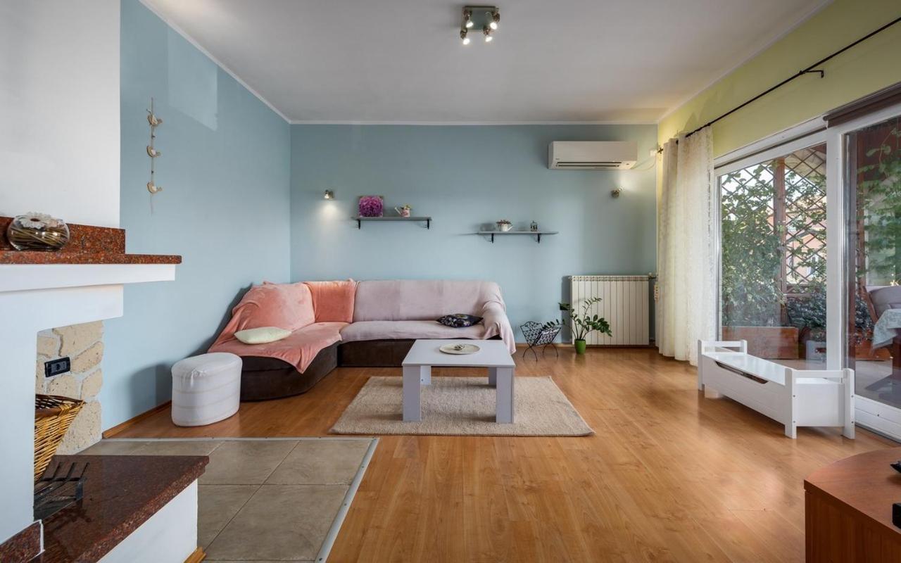 Iva House With Apartment Umago Esterno foto