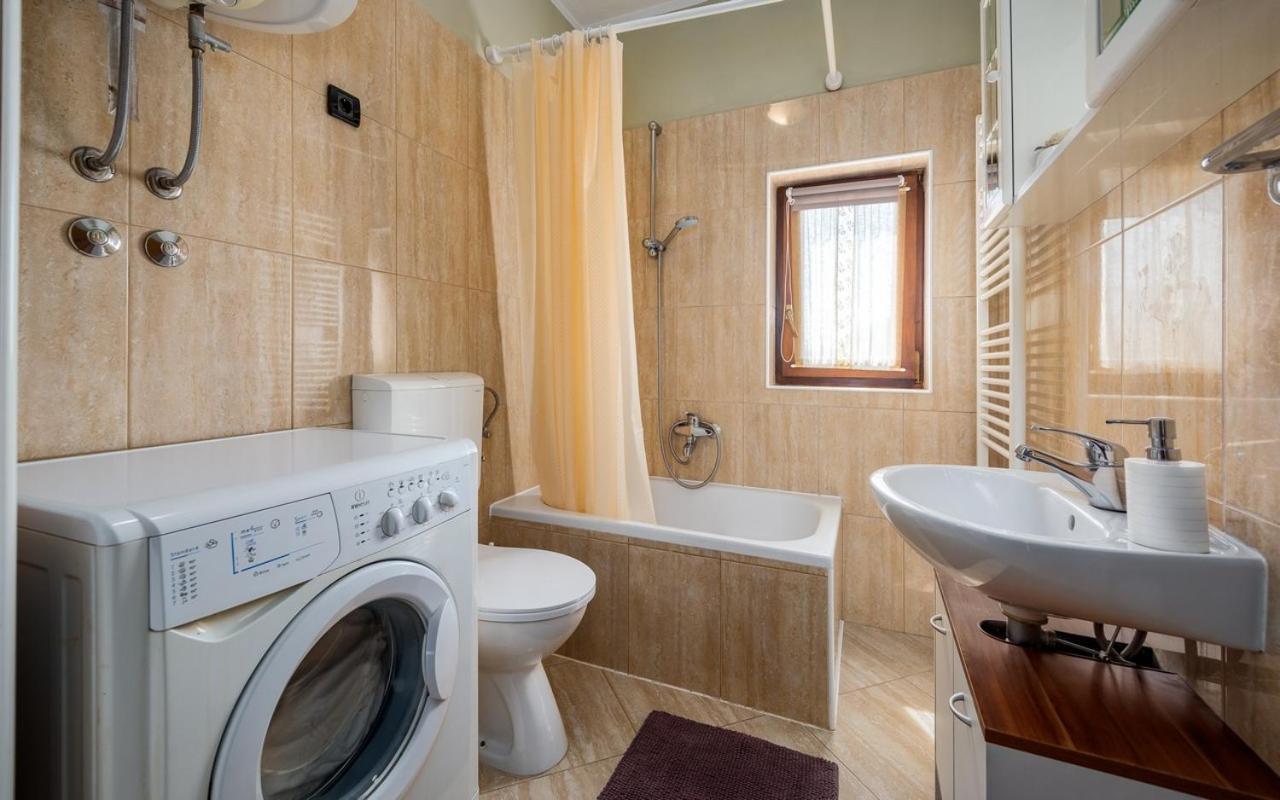 Iva House With Apartment Umago Esterno foto