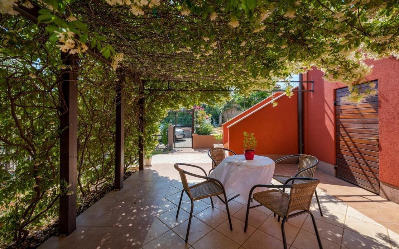 Iva House With Apartment Umago Esterno foto