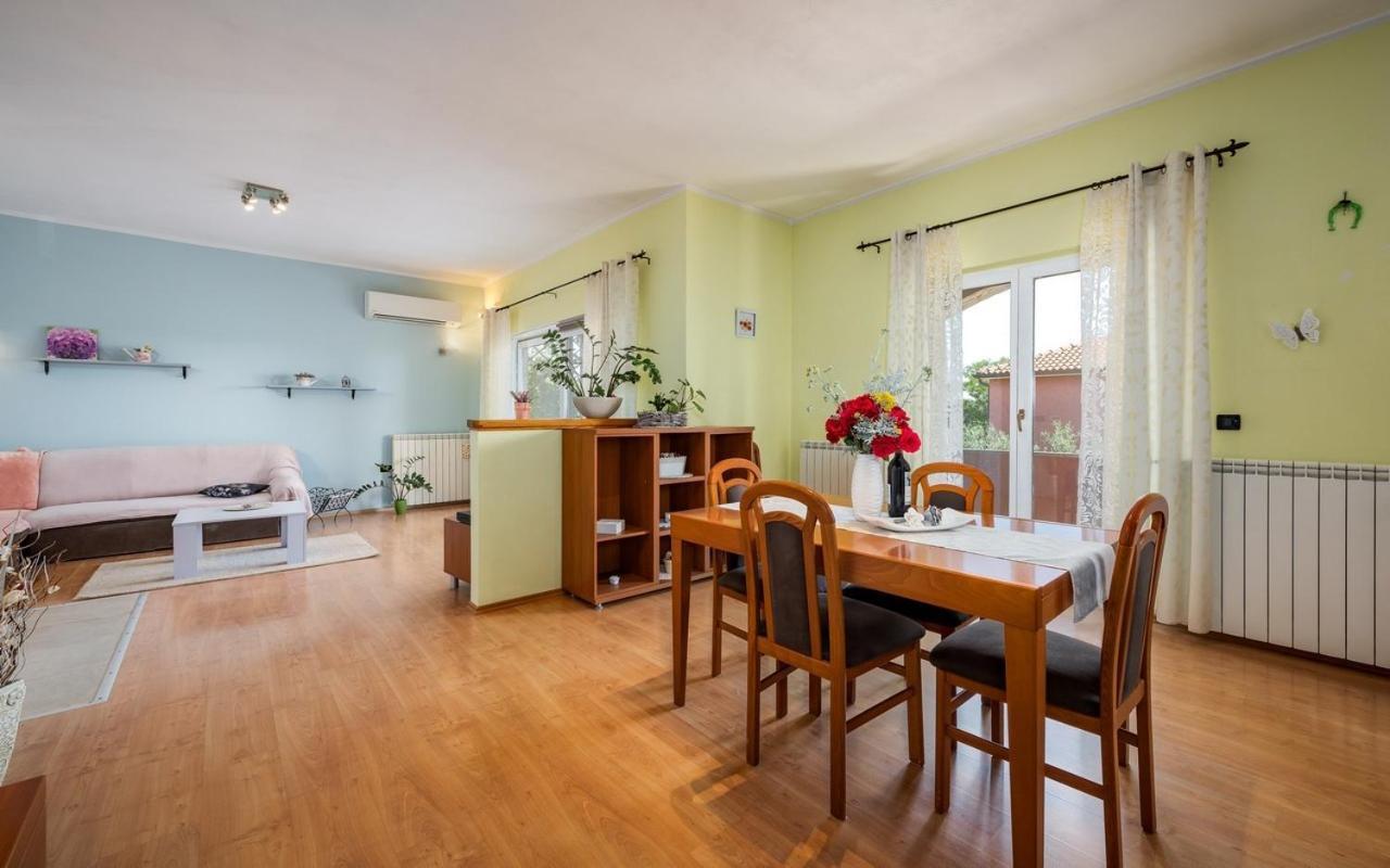 Iva House With Apartment Umago Esterno foto