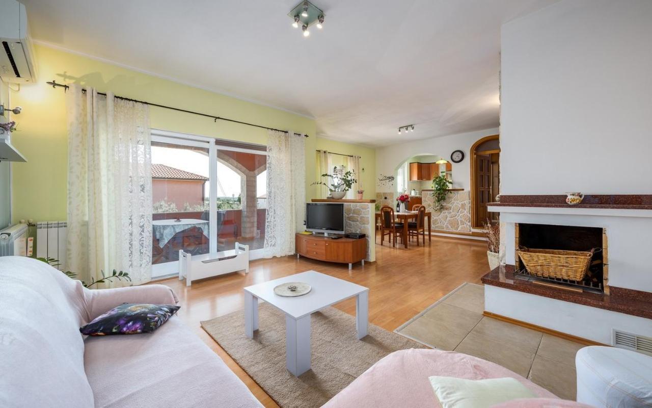 Iva House With Apartment Umago Esterno foto