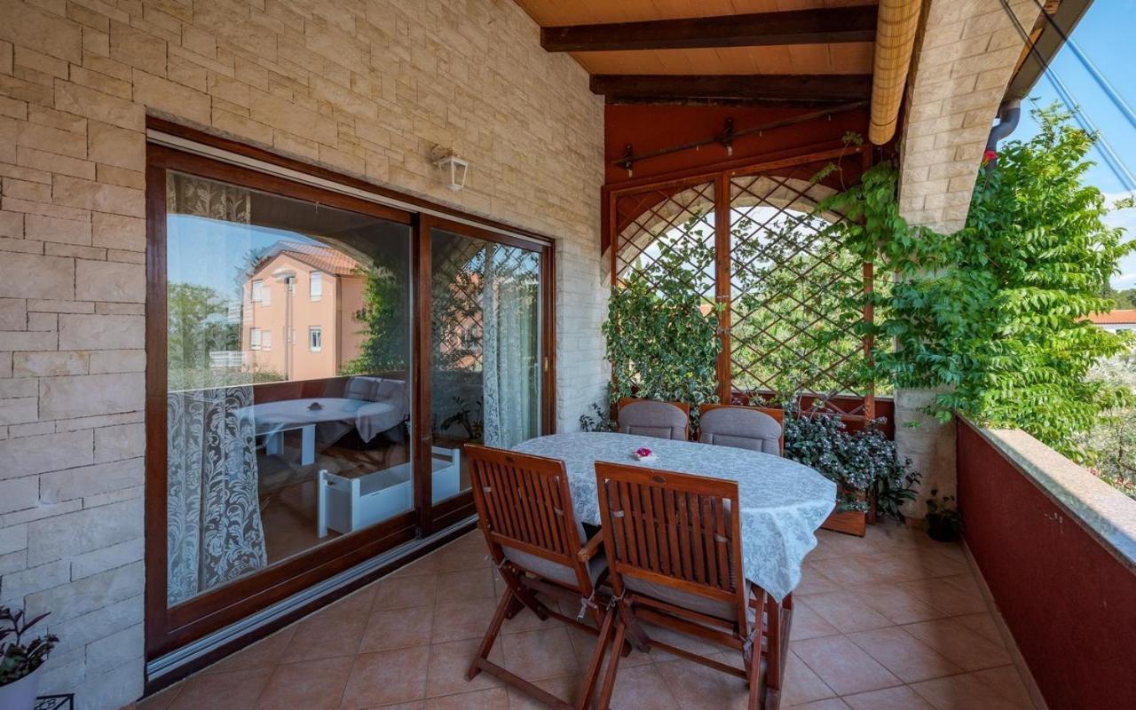 Iva House With Apartment Umago Esterno foto